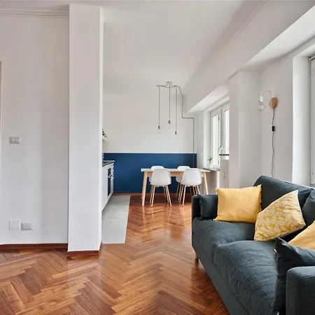 Guesthost - Urban House Carducci - Attic *