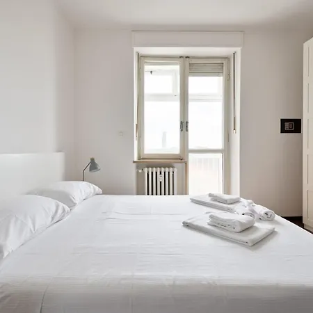 Guesthost - Urban House Carducci - Attic *